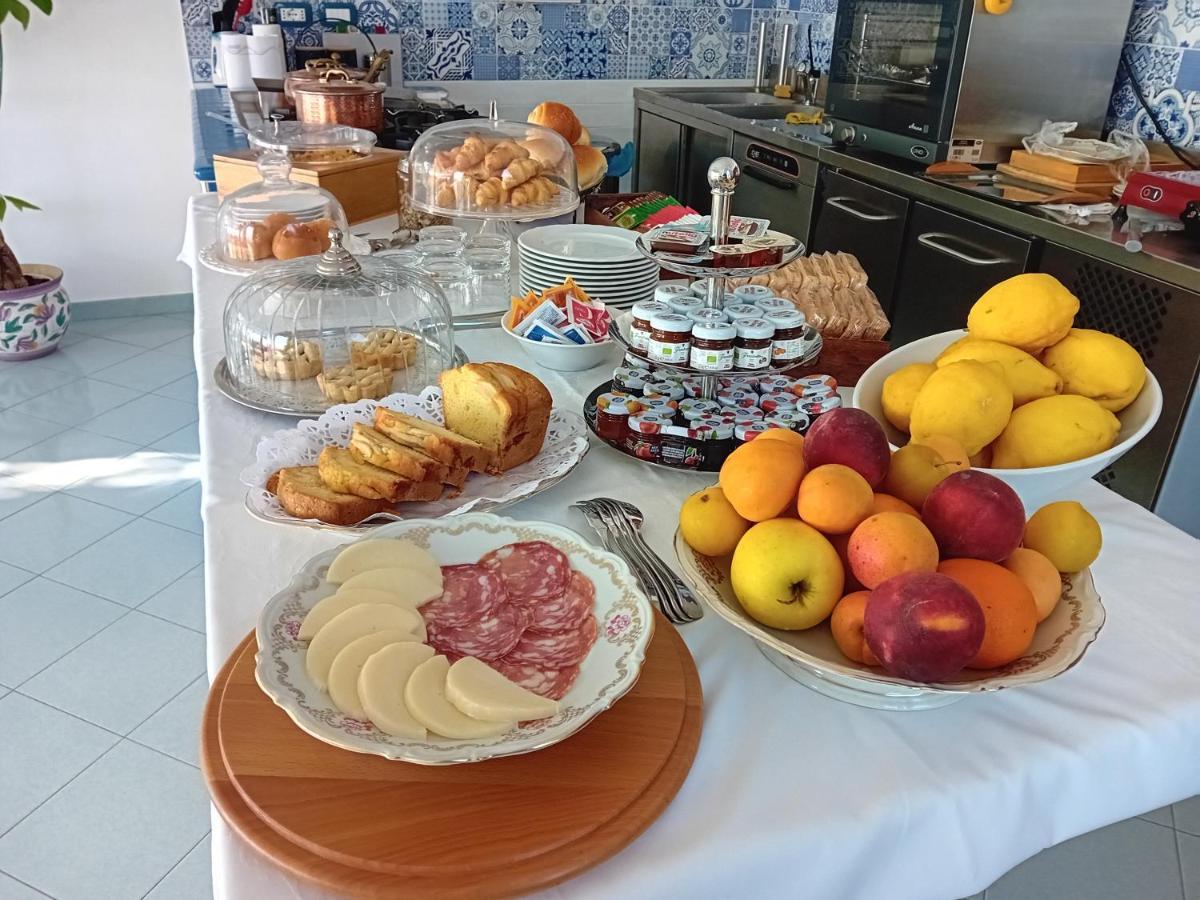 La Pergola Del Torchio Bed & Breakfast Ischia Luaran gambar
